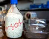 Plasticul care salvează planeta: sticlele aruncate devin armă împotriva CO2