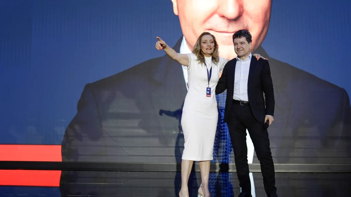 Elena Lasconi, despre Nicușor Dan: „E o vrăjeală asta cu independenții”