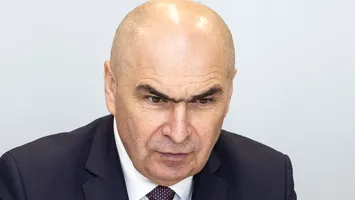 Cel mai încăpățânat premier din istorie pleacă în sfârșit acasă! Dezvăluiri de la Palatul Victoria despre Bolojan: A vrut să afară oameni în numele unei idei legate de economie