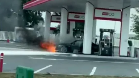 Pericol de explozie. O mașină a luat foc într-o benzinărie de pe Centura Capitalei
