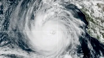 România, prinsă într-un „clește atmosferic”: aerul polar și ciclonul mediteranean se ciocnesc deasupra țării