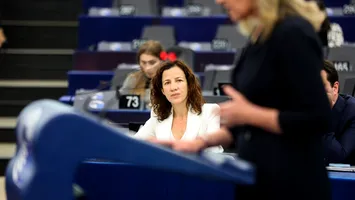 Românca Roxana Mînzatu, printre comisarii care au forțat mâna Ursulei von der Leyen privind fondurile pentru regiuni