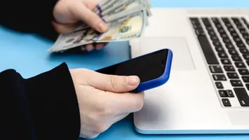 Plățile în euro devin instant: banii ajung în cont în maxim 10 secunde