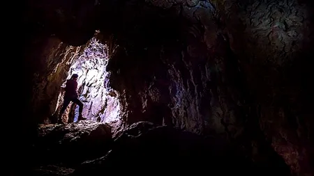 15 voluntari au stat 40 de zile într-o peșteră pentru a testa adaptabilitatea umană la izolare