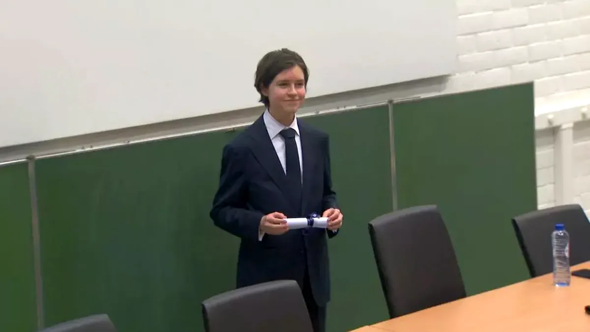 Performanță academică fără precedent: doctorat în fizică cuantică la doar 15 ani. Visează să creeze „supraoameni”