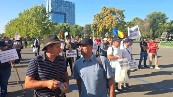 Fermierii români, la capătul răbdării. Mii de oameni protestează în București: „Suntem în pragul falimentului!”
