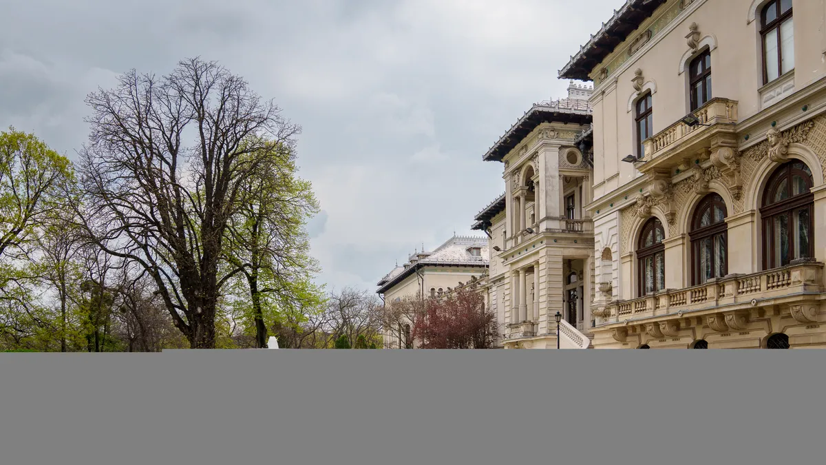 Bolojan pune la dispoziţie Palatul Cotroceni pentru dezbateri electorale