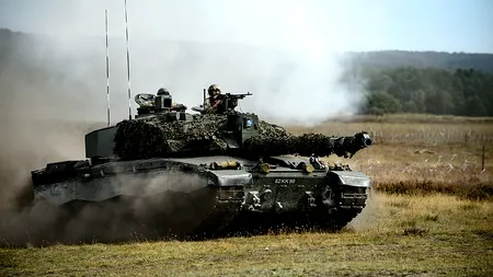 Polonia cumpără aproape 400 de tancuri şi obuziere din Coreea de Sud