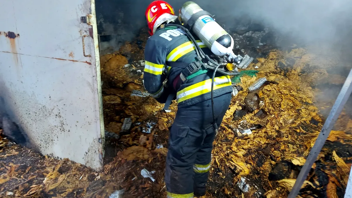 Incediu în Vama Giurgiu. Arde un depozit cu produse confiscate