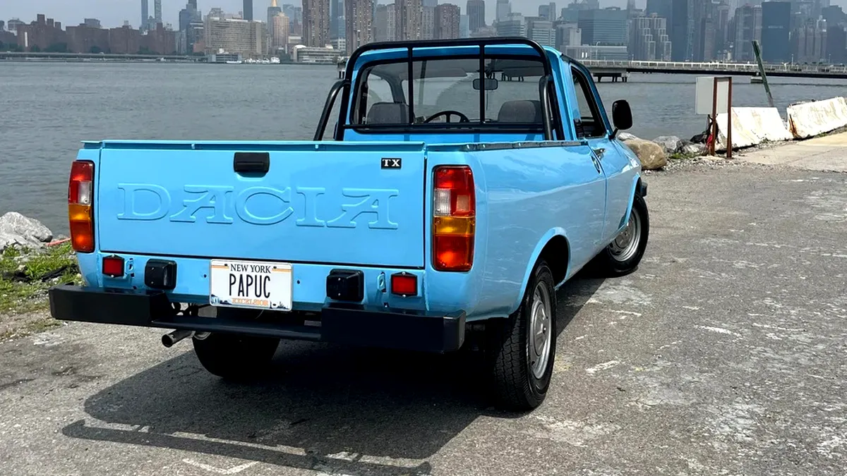 Mașinile românești, vedete în filmele americane: O Dacia Papuc din 1986 cucerește publicul la o expoziție din New York