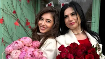Lecție de feminitate și voință într-o familie: fata – pilot, mama – psiholog