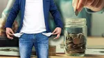 Cât economisesc românii în 2026: doar 8,7% mai pun bani deoparte. Câți dintre ei au ajuns să-și facă împrumuturi