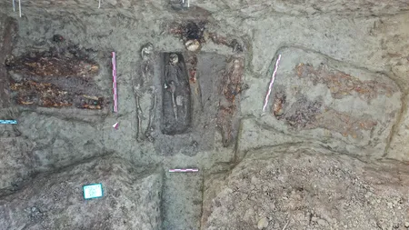 Comori romane la Constanța: 34 de morminte cu bijuterii și monede descoperite