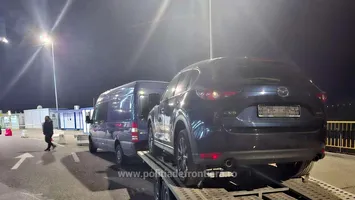 Captură la Poliția de Frontieră. Două autoturisme urmărite internațional, descoperite la granița României
