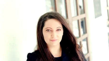 Cum a ajuns Adriana, o tânără din Râmnicu Vâlcea, profesoara de engleză a fotbaliștilor de la FC Barcelona