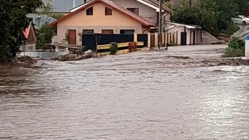 Asta ne mai lipsea! Râuri din opt județe vor ieși din matcă. Atenționare Cod portocaliu de viituri