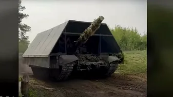 „Hambarul Blindat”: soluția rusească de protecție a tancurilor stârnește râsul și mila