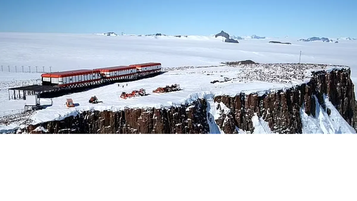Cercetători în Antarctica, atacați și amenințați cu moartea de un coleg