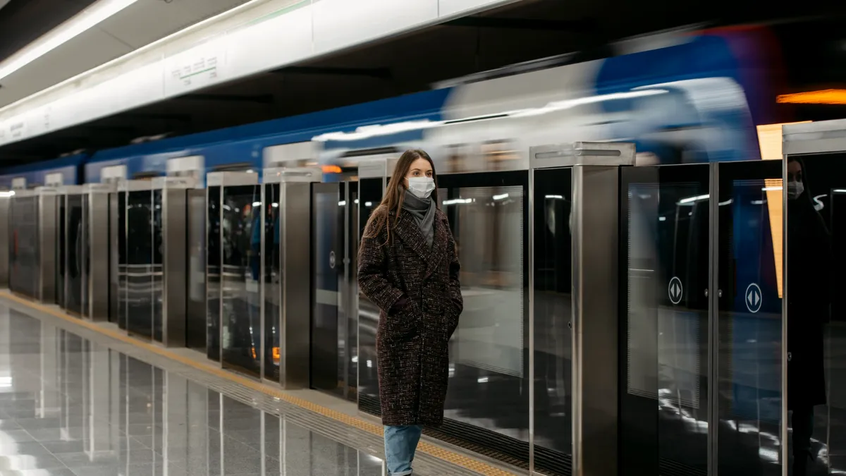 Investiție majoră anti-suicid la metrou, la standardele marilor metropole