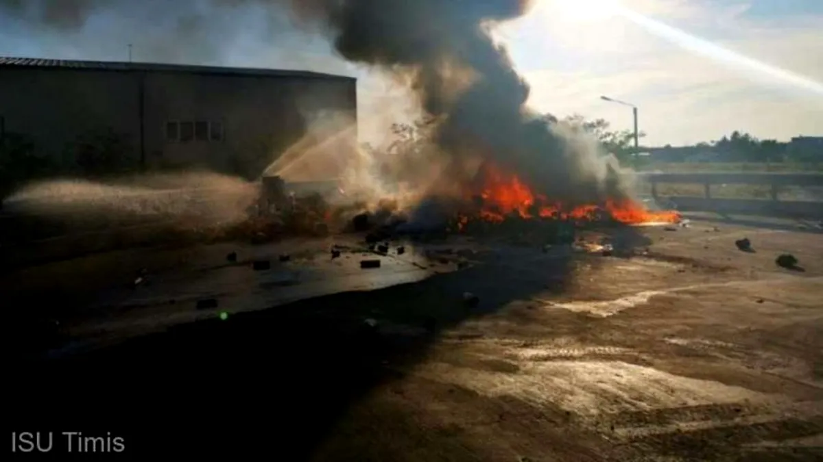 Incendiu la o platformă cu tone de vopseluri din Timișoara. Nu s-au înregistrat victime