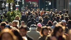 Sondaj: Prăpastie uriașă între români și politicieni. Biserica și Armata, singurele ancore de stabilitate