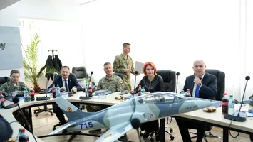 Avioanele IAR 99 SM de la Craiova s-au ridicat de la sol pentru ministrul Tîlvăr