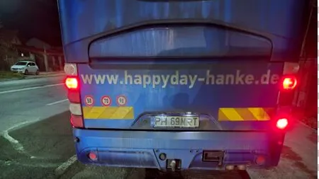Un autocar plin cu turiști a oprit într-o comună din Prahova pentru ca aceștia să voteze. A fost sesizată Poliția