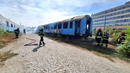 Incendiu de proporții în zona Podului Grant. Două vagoane CFR au luat foc FOTO/VIDEO