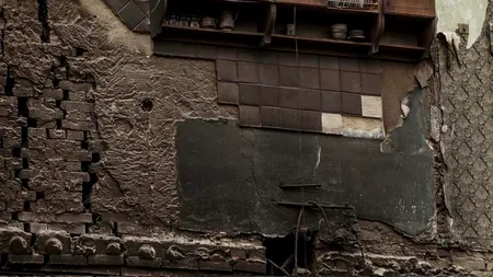 Povestea cocoșului din ceramică ajuns din blocul bombardat, la Zelenski. Ce simbolizează