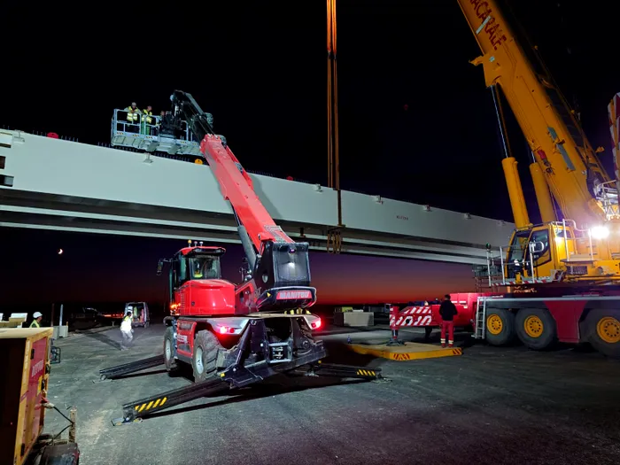 Retter s-a mișcat bine pe A7 Ploiești – Buzău! Au fost montate grinzile la structura 10. Când va fi gata lotul 1