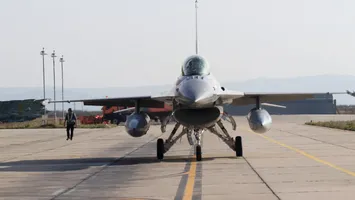 Încă trei aeronave F-16 Fighting Falcon au ajuns la Câmpia Turzii