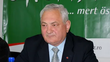 Cine este învățătorul maghiar din Sălaj, școlit ca jurist de Consiliul popular, ajuns cel mai longeviv parlamentar din România