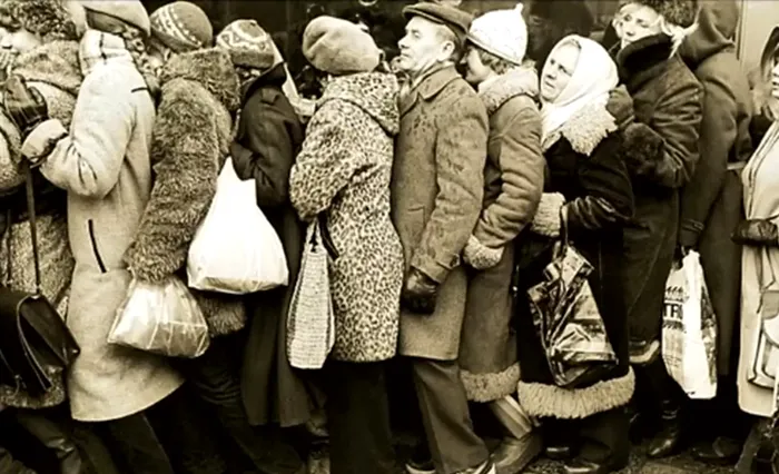 Film. Scurtmetraje „Amintiri din epoca de aur”. Pe când aveam o țară dezvoltată și eram mândri că suntem români / Foto: europolitics.ro