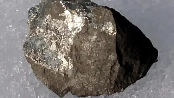 Metalul care a intrat puternic în lumea bijuteriilor exclusiviste și este de 10 ori mai scump decât aurul