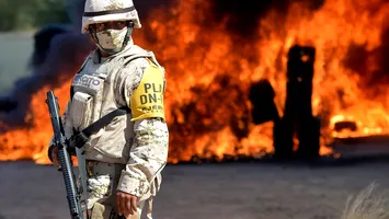 Alertă de securitate și zeci de zboruri anulate în Mexic. Haos total după uciderea liderului unui cartel