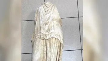 Comoara din gunoi găsită de un cetățean grec. Obiectul are în jur de 2000 de ani vechime