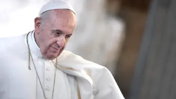 Papa Francisc: „Războiul este absurd, să dezarmăm Pământul”