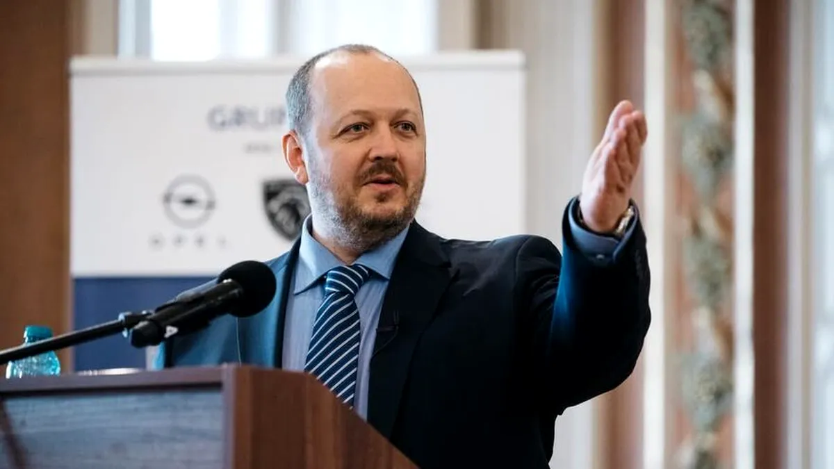 Adrian Papahagi, propunerea lui Tomac pentru Ministerul Culturii, a cerut demisia Patriarhului Daniel