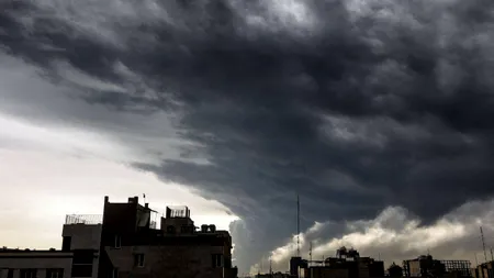 „Ploaie neagră” peste Teheran: infrastructură în flăcări, succesor secret la putere și civili folosiți drept „scuturi umane”