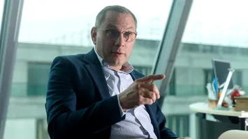Liderul AfD care a băut după Georgescu: „Germania ar trebui să-și reconsidere apartenența la NATO!”