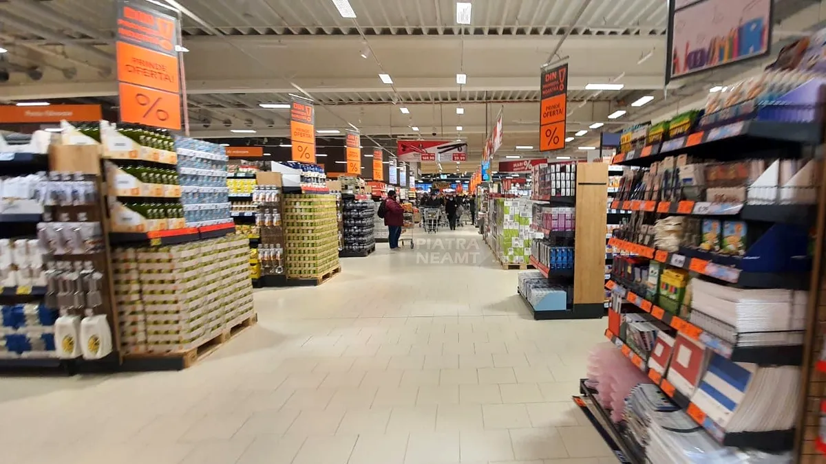 Cine este marele retailer care finanțează tabere LGBT pentru tinerii de la sate