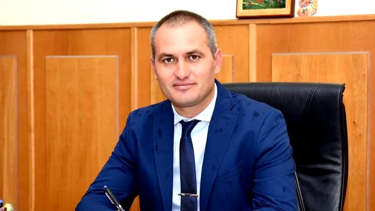 Primarul din Crevedia, acuzat de trafic de persoane, scapă de arest. Victima lui face noi dezvăluiri: M-a împușcat în picior