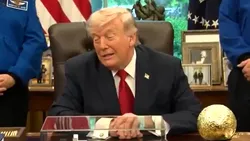 Trump a transformat întâlnirea cu astronauții Artemis II într-un show politic. „Nu aș fi avut nicio problemă să reușesc și eu”