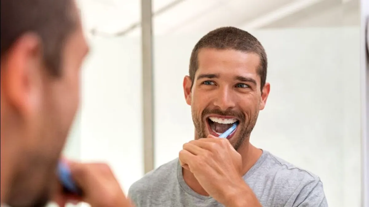 <strong>Cum poate simplul periaj al dinților să prevină boala Alzheimer</strong>