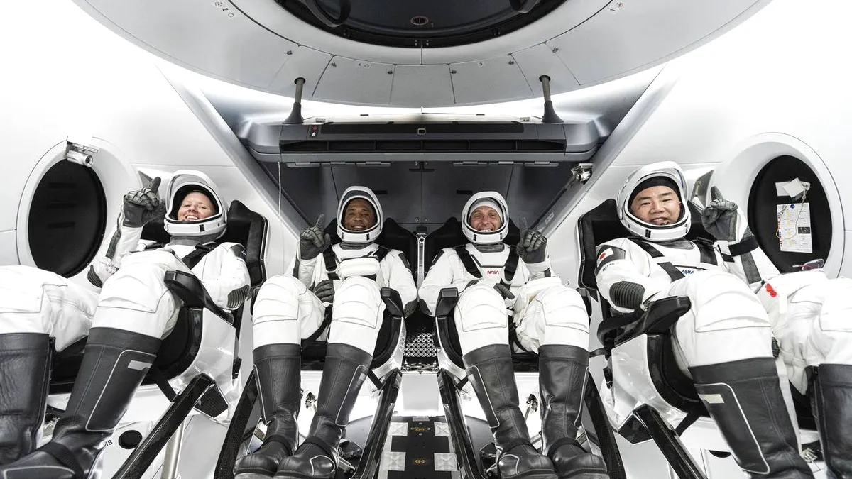 Prima aterizare a unor astronauți pe timp de noapte, după jumătate de secol