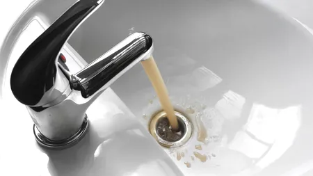 Bacterie periculoasă depistată în apa potabilă de la Breaza. S-a semnat o petiție în acest sens