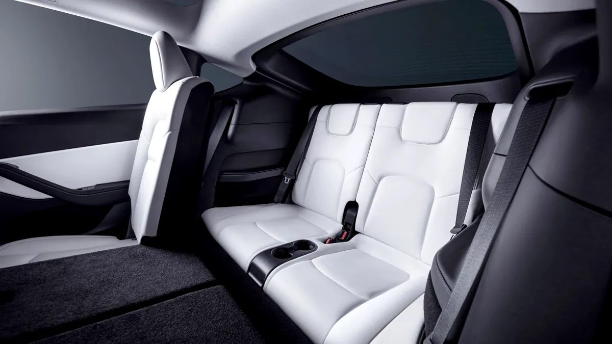 Tesla a lansat în Europa versiunea cu 7 locuri pentru Model Y, cel mai vândut automobil al mărcii