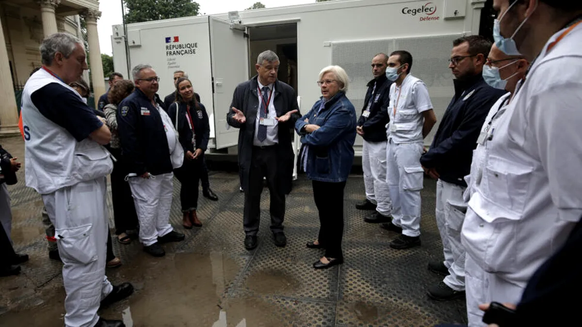Spital mobil în centrul Parisului, special pentru JO