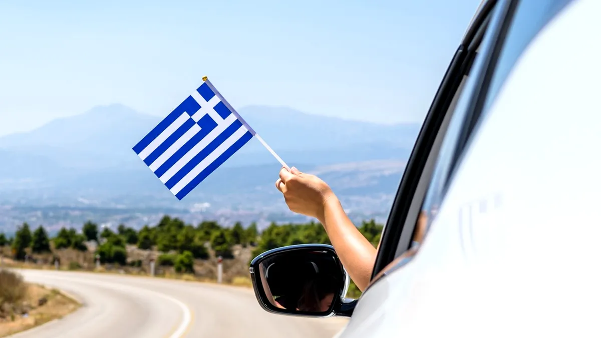 Vacanță în Grecia cu mașina: Ce trebuie să știe românii despre trasee, limitele de viteză și amenzi