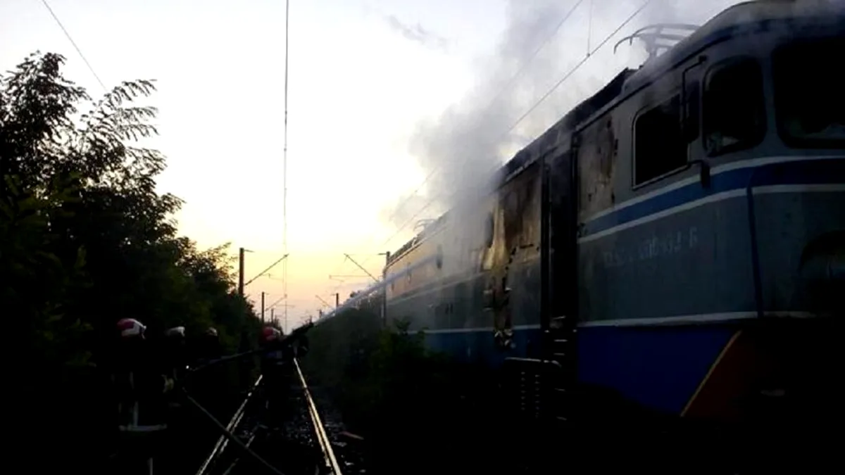 Locomotiva unui tren de marfă a luat foc într-o gară în apropiere de Ploiești